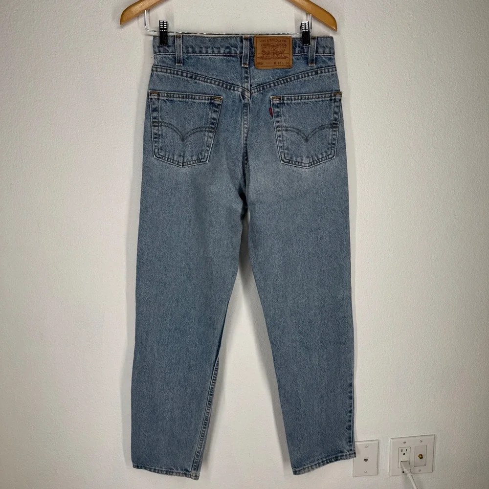 Vintage Levis 550 Relaxed Fit Tapered Leg Jeans Light Wash Blue USA Made 30x32